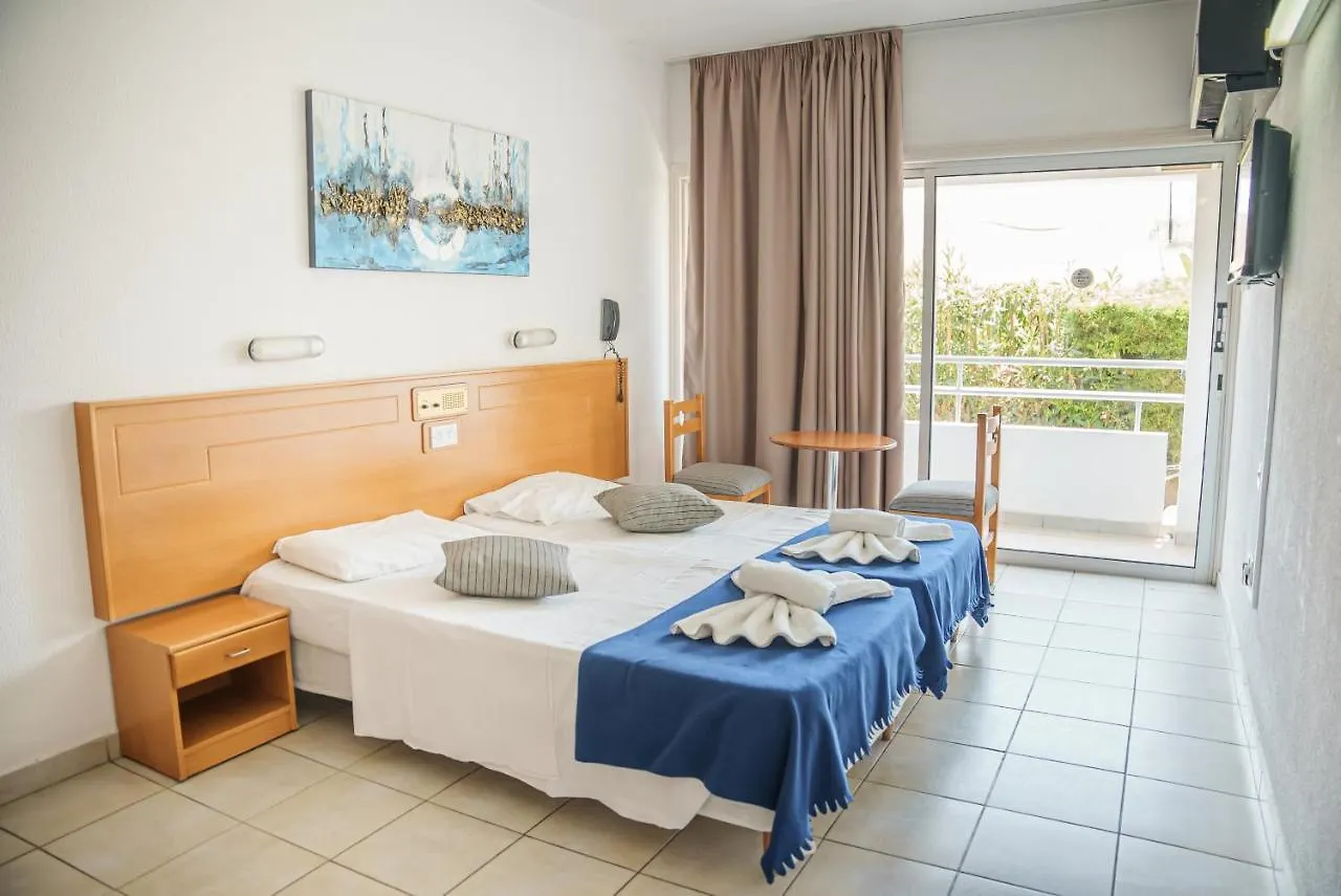 Cornelia Hotel kontakter